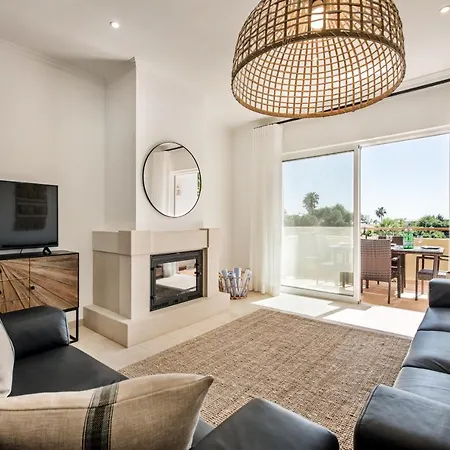 Apartment Luxurious First Floor Sleeps 4