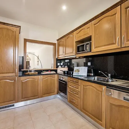 Luxurious First Floor Sleeps 4 * Carvoeiro (Lagoa)