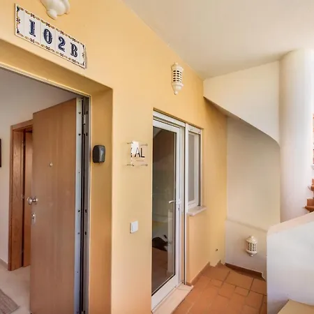 Luxurious First Floor Sleeps 4 Apartment Carvoeiro (Lagoa)